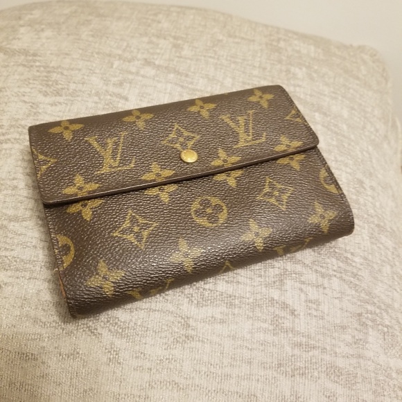 Louis Vuitton Handbags - Louis Vuitton Monogram Wallet